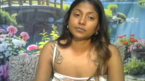 indianqtpie6 online show from July 23, 6:49 pm