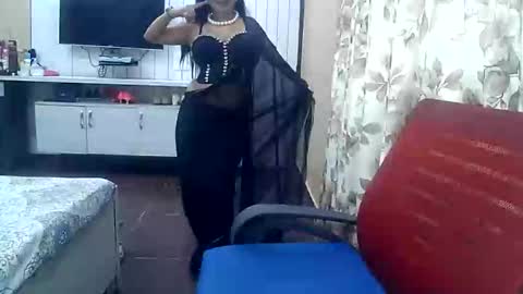 Snapshot of indianrads9 chatting on October 18, 6:10 pm Radha online show from October 18, 6:10 pm