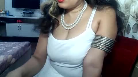 Snapshot of indianrads9 chatting on February 24, 6:15 pm Radha online show from February 24, 6:15 pm
