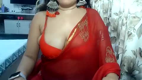 Snapshot of indianrads9 chatting on February 4, 6:06 pm Radha online show from February 4, 6:06 pm