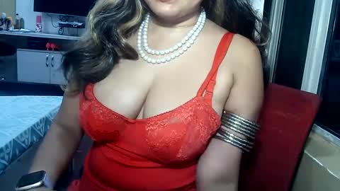Snapshot of indianrads9 chatting on February 14, 7:23 pm Radha online show from February 14, 7:23 pm