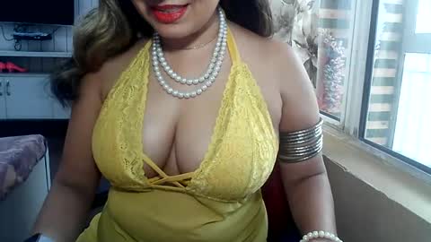 Snapshot of indianrads9 chatting on February 20, 6:39 am Radha online show from February 20, 6:39 am