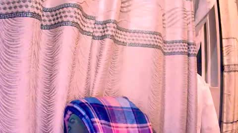 indiansexyy21 online show from May 31, 7:48 pm