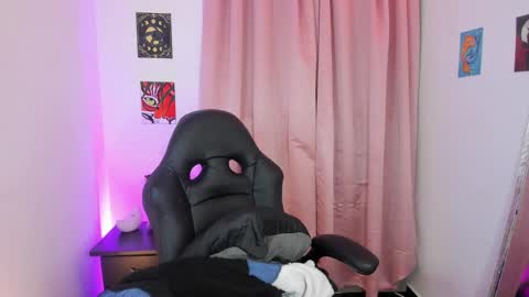 Snapshot of indra_cam chatting on September 26, 5:05 am Diana online show from September 26, 5:05 am