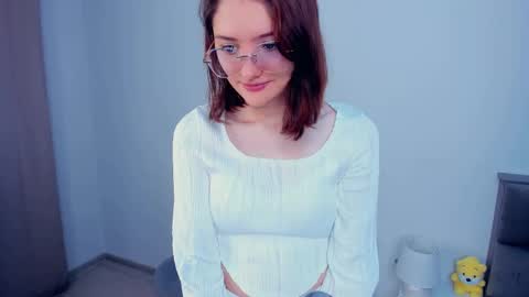 Kira online show from December 3, 4:15 am