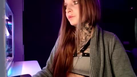 Snapshot of inesdesire chatting on February 8, 3:31 pm InesDesire online show from February 8, 3:31 pm