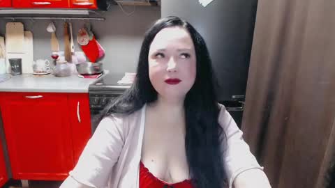 Snapshot of infinity_loveliness chatting on January 6, 8:14 am Infinity online show from January 6, 8:14 am