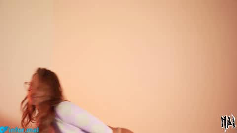 Snapshot of informal_ chatting on September 20, 12:10 am MAL --- online show from September 20, 12:10 am