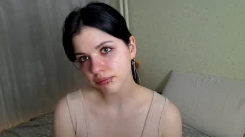 Mia online show from March 31, 1:22 pm