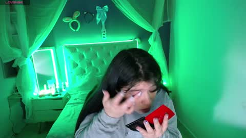 Ingrid petite online show from January 21, 10:30 pm