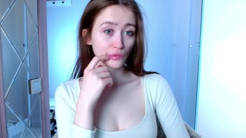 Snapshot of innnita chatting on February 6, 8:39 am Lina online show from February 6, 8:39 am