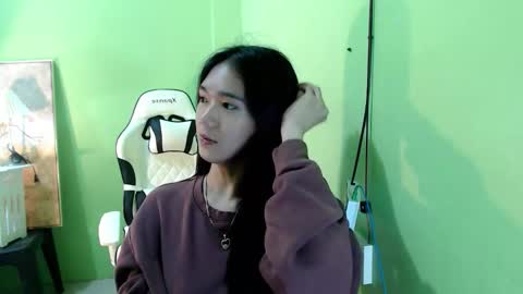 Reign online show from November 17, 6:30 pm