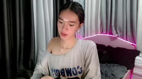 Reign online show from April 18, 7:58 pm