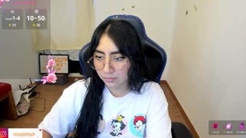 Luna        online show from February 14, 6:54 pm