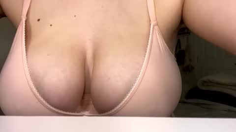 innocentjade1 online show from May 20, 12:57 pm