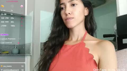 Laroa online show from March 30, 6:51 pm