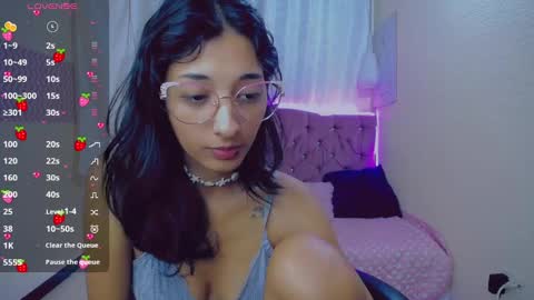 Snapshot of inocent_luna chatting on December 14, 1:06 pm Luna moon online show from December 14, 1:06 pm