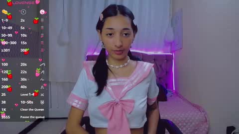 Snapshot of inocent_luna chatting on December 16, 12:26 am Luna moon online show from December 16, 12:26 am