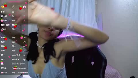 Snapshot of inocent_luna chatting on December 9, 1:45 pm Luna moon online show from December 9, 1:45 pm