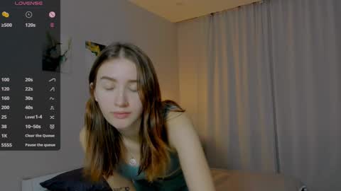 Snapshot of internetsexplorer chatting on January 31, 10:10 am Bernadette Join online show from January 31, 10:10 am