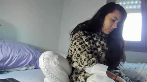 Snapshot of iris_and_ian chatting on December 25, 4:11 pm iris_and_ian online show from December 25, 4:11 pm