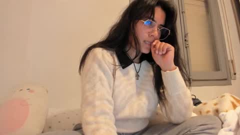 Snapshot of iris_and_ian chatting on December 21, 1:47 am iris_and_ian online show from December 21, 1:47 am