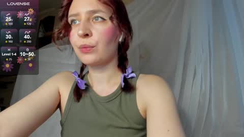 Snapshot of iris_crispy chatting on December 13, 1:12 pm Iris online show from December 13, 1:12 pm