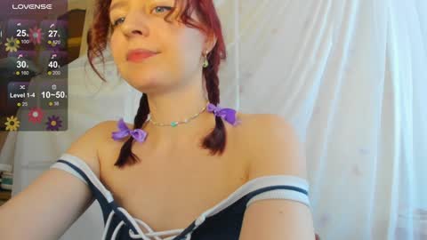 Snapshot of iris_crispy chatting on December 17, 12:33 pm Iris online show from December 17, 12:33 pm