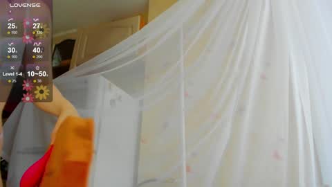 Snapshot of iris_crispy chatting on December 24, 9:17 am Iris online show from December 24, 9:17 am