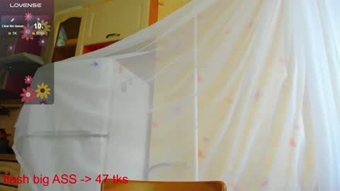 Snapshot of iris_crispy chatting on December 12, 9:30 am Iris online show from December 12, 9:30 am