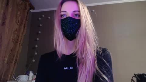 Lily online show from October 27, 6:57 pm