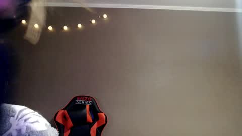 Lily online show from March 22, 5:30 pm