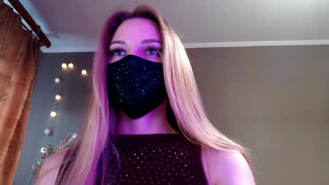Lily online show from May 6, 4:55 pm