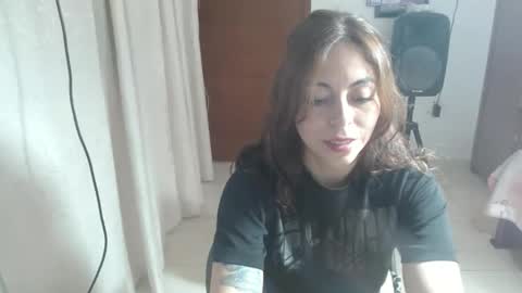 irisarellano_ online show from March 17, 1:48 pm