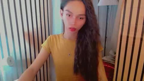 IRISH AND TRIXIE online show from April 7, 1:40 am