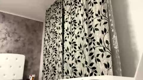 Iris online show from February 24, 8:07 pm