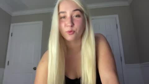 Irispink1 online show from December 4, 9:59 pm