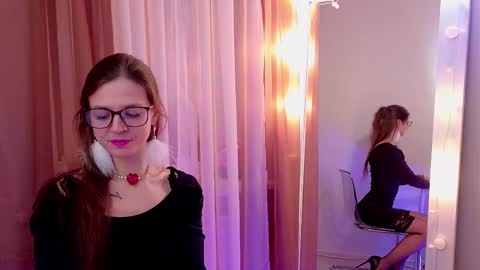 Snapshot of iriss_miller chatting on January 27, 9:33 pm Im your queen Iriss online show from January 27, 9:33 pm