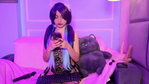 irissweetty online show from April 13, 5:09 am