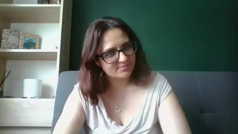 Paris online show from June 18, 9:14 am