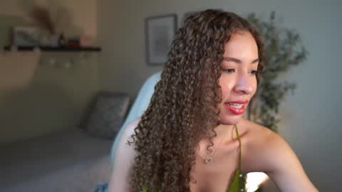 isa_____ online show from March 28, 10:08 pm