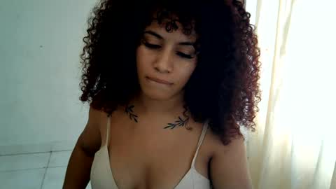 isa_bellaxx23 online show from June 17, 7:48 pm