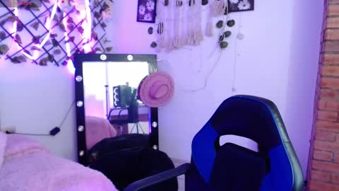 isabela online show from October 22, 2:27 am