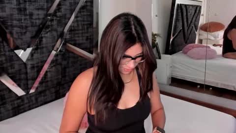 oIssaJonneso online show from February 20, 12:50 pm