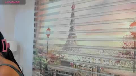 Snapshot of isa_little4u chatting on October 23, 3:23 am online show from October 23, 3:23 am