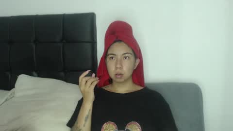 Snapshot of isa_mey chatting on December 3, 2:34 am Isa online show from December 3, 2:34 am