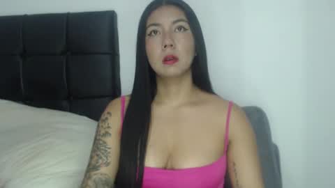 Snapshot of isa_mey chatting on December 7, 2:20 am Isa online show from December 7, 2:20 am