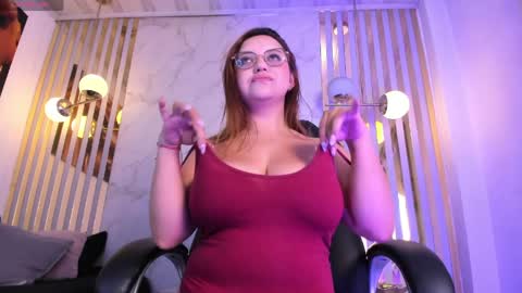 Isa online show from April 11, 7:17 pm