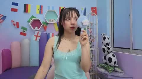 Isaa Skinny  online show from June 26, 5:20 am