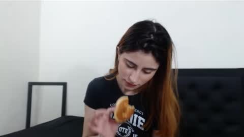 isabel_petite online show from February 20, 1:51 pm